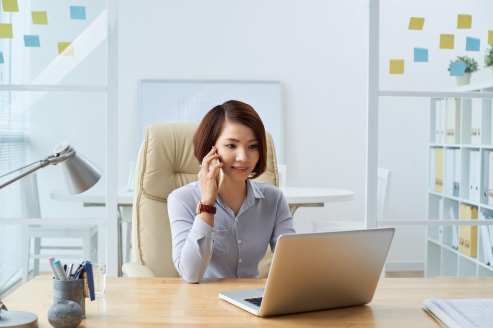 Analytics Dashboard Beispiel mit Traffic-Metriken und Conversion-Daten